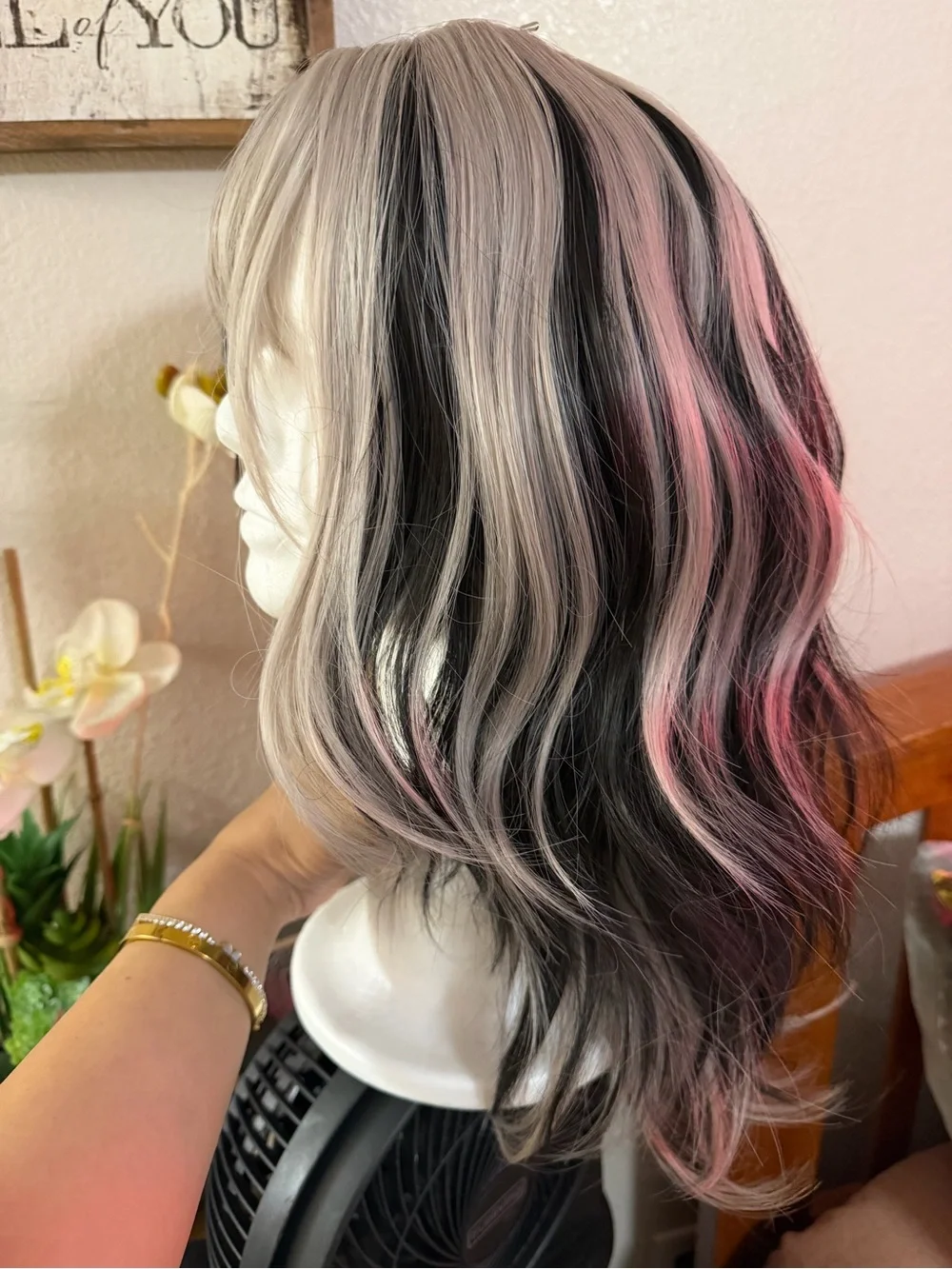 Short Wavy Synthetic Wig with Black, Gray ,,